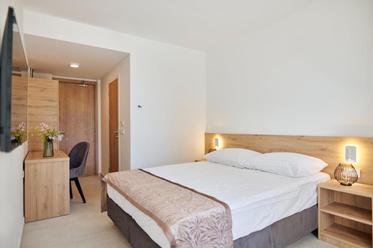 Colentum Hotel 3*